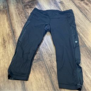 Lululemon Capri Leggings Womens Black Shiny Side Inserts Pockets